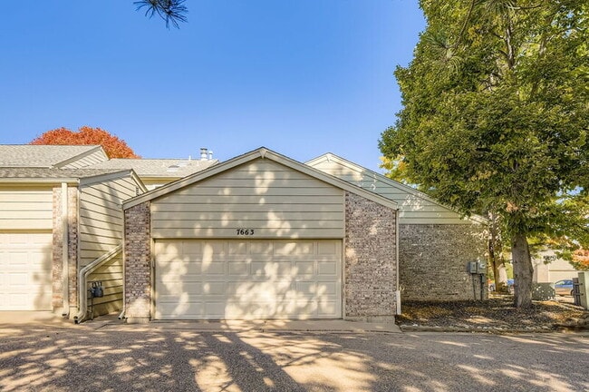 Building Photo - 7663 S Cove Cir