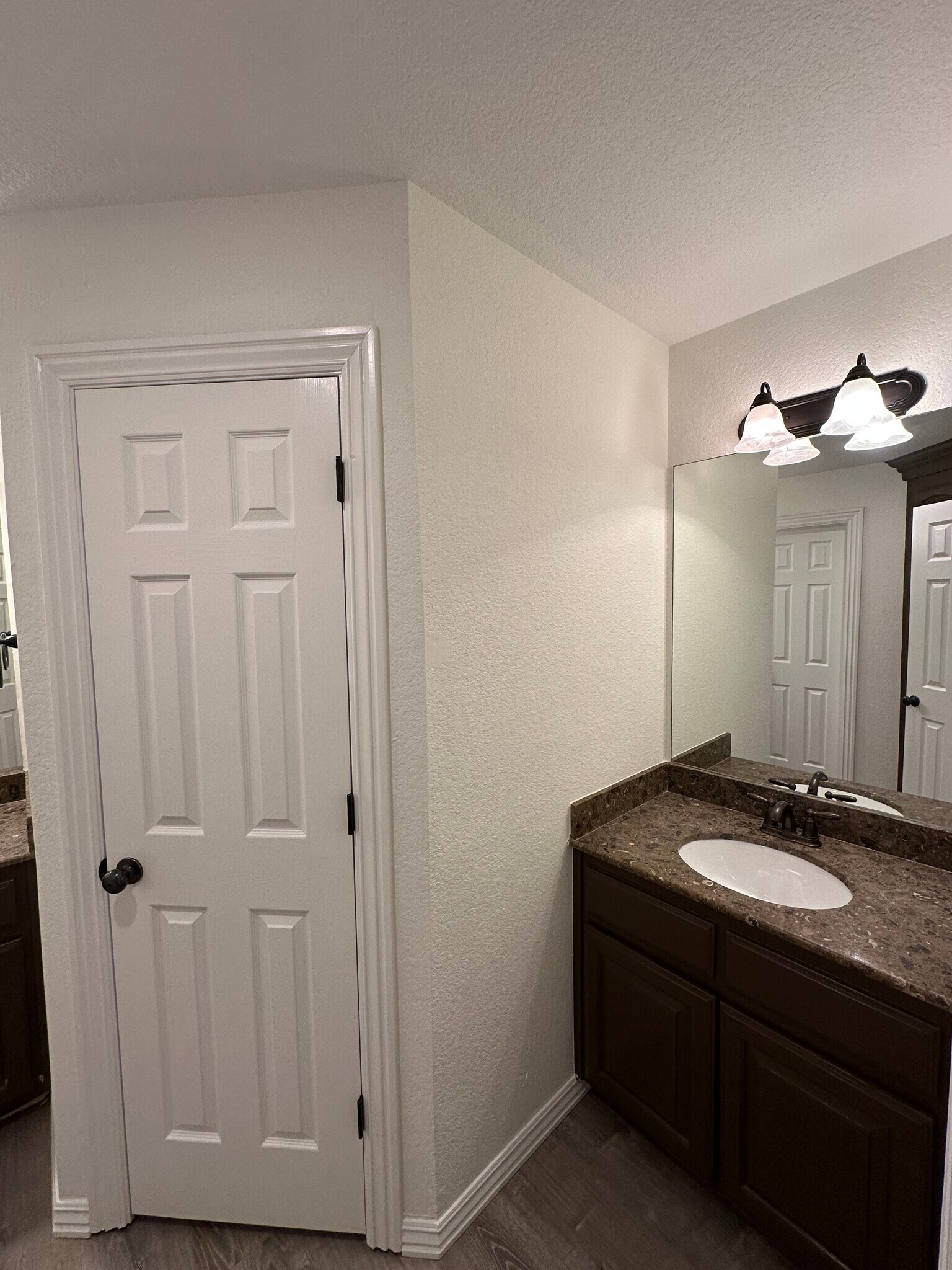 Building Photo - 571 N Rupple Rd