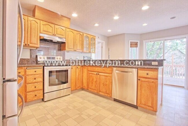 Building Photo - 1130 NE 178th Ave