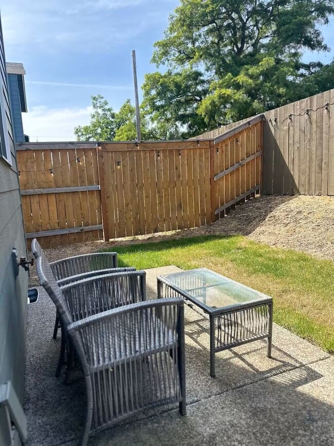 Building Photo - Welcome to your new home!