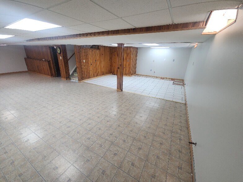 Building Photo - 20736 Crestmont Ln