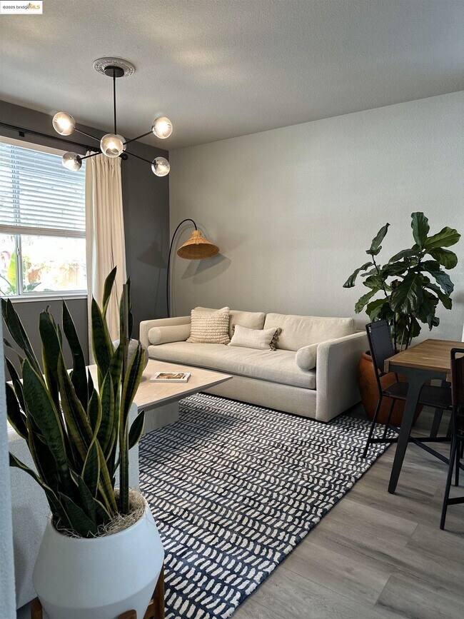 Building Photo - 4519 Twin Creeks Ct