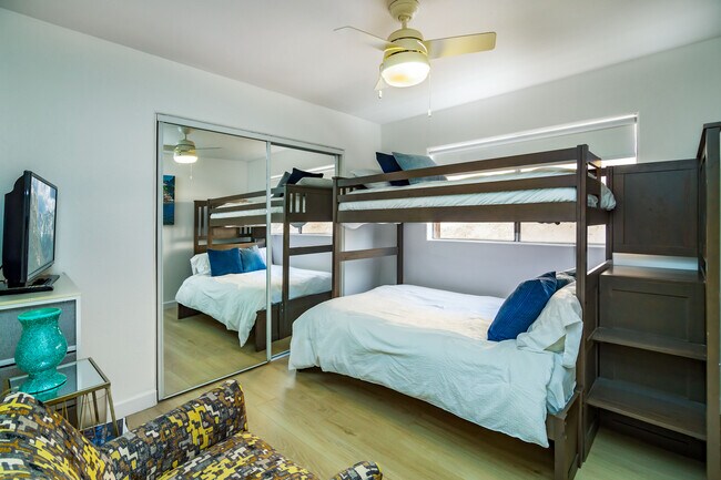 Building Photo - 54200 Avenida Madero
