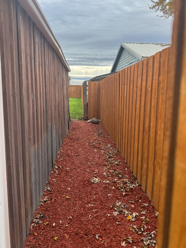 Building Photo - 9441 Maple Dr NE