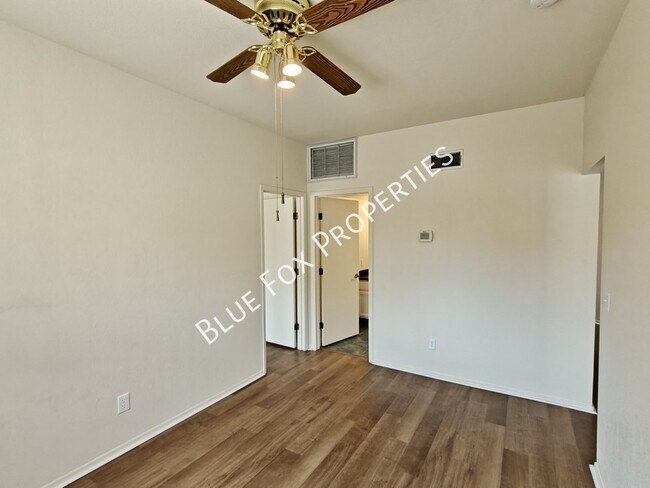 Building Photo - 2415 W Calle Retana