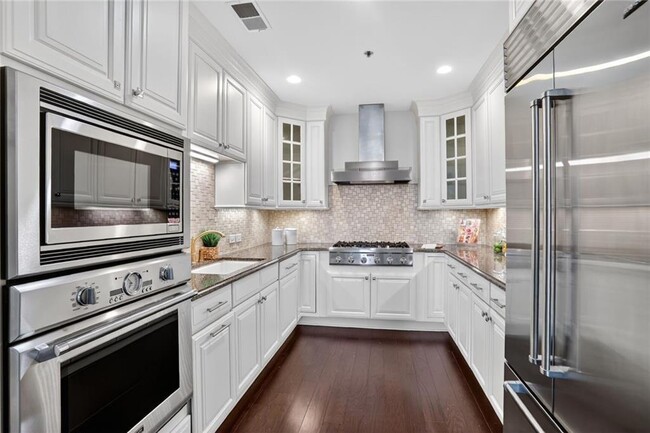 Building Photo - 2233 Peachtree Rd NE