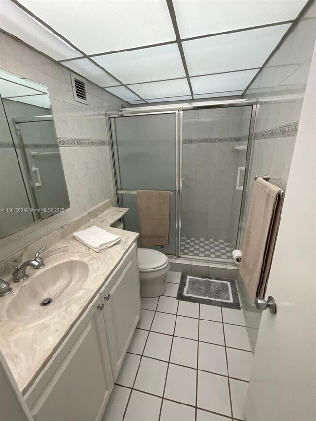 Building Photo - 5005 Collins Ave