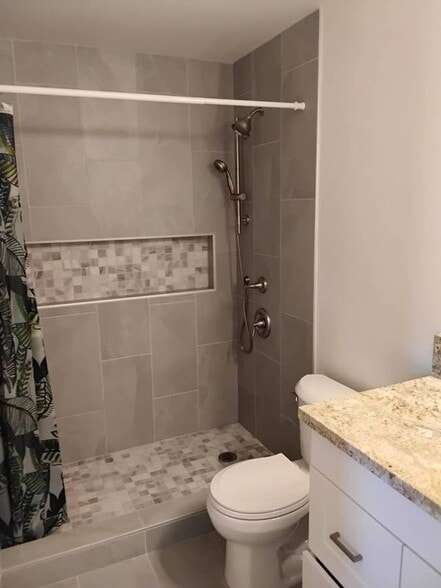 Building Photo - 495 Kaiolohia St