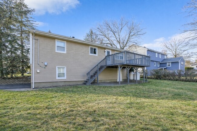 Building Photo - 4 Soundview Ave