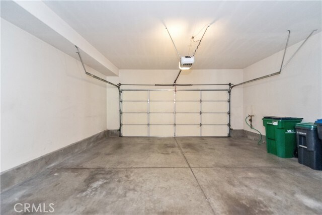 Building Photo - 22 Moonstone