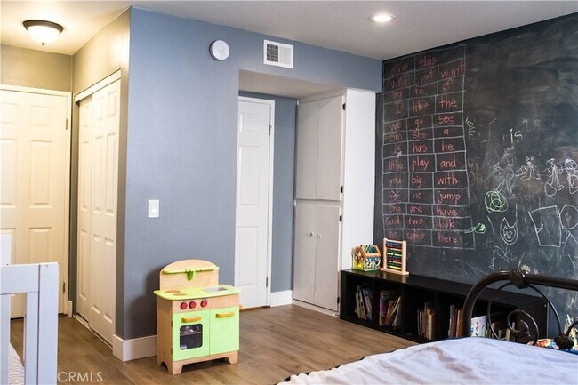 Building Photo - 4705 Kester Ave