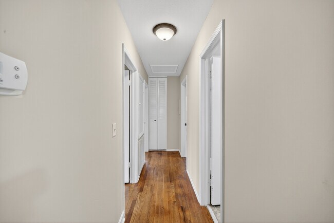Building Photo - 2327 Mura Dr
