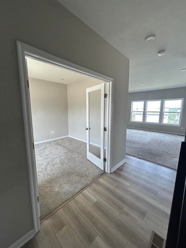 Building Photo - 10561 Elderberry Ln