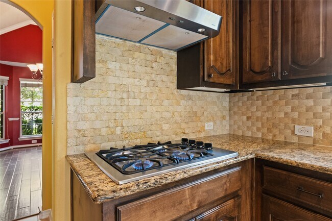 Building Photo - 20698 Oakhurst Meadows Dr