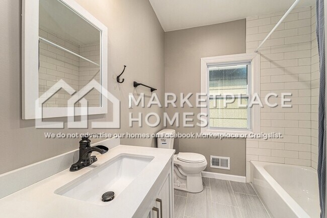 Building Photo - 242 Englewood St