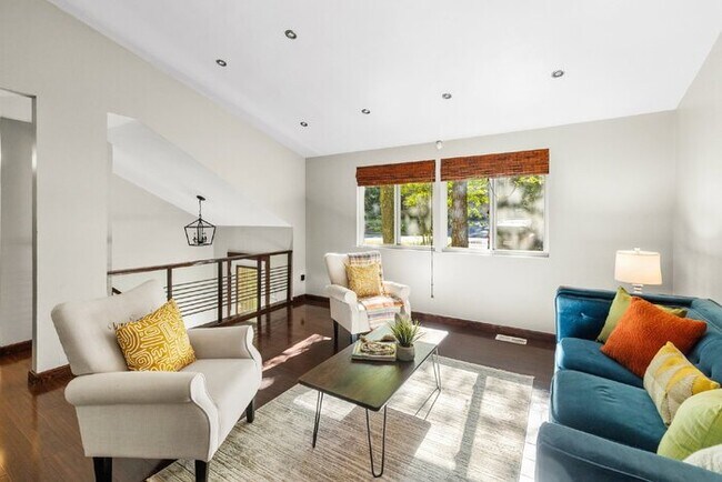 Building Photo - Spacious 5 Bedroom Home in Midlothian - $2,800/mo