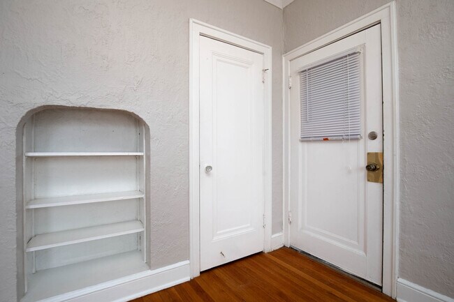 Building Photo - 7234 Amherst Ave