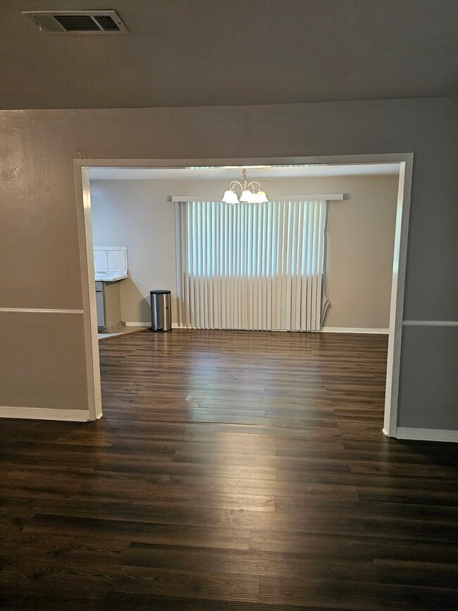 Building Photo - 23 College Dr