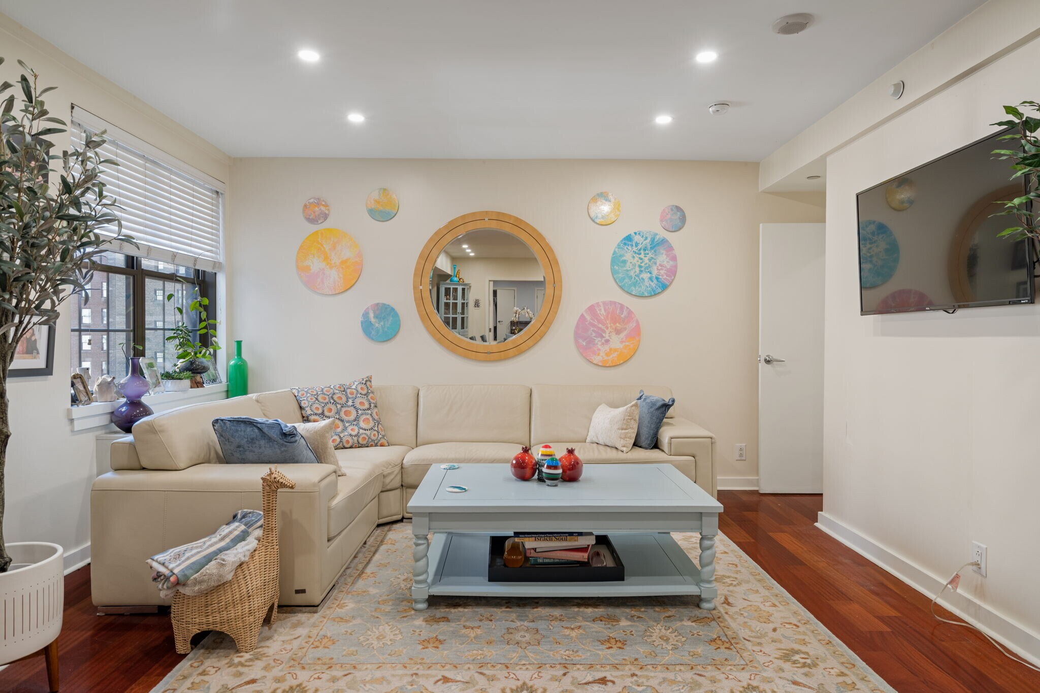 Building Photo - 225 S 18th St