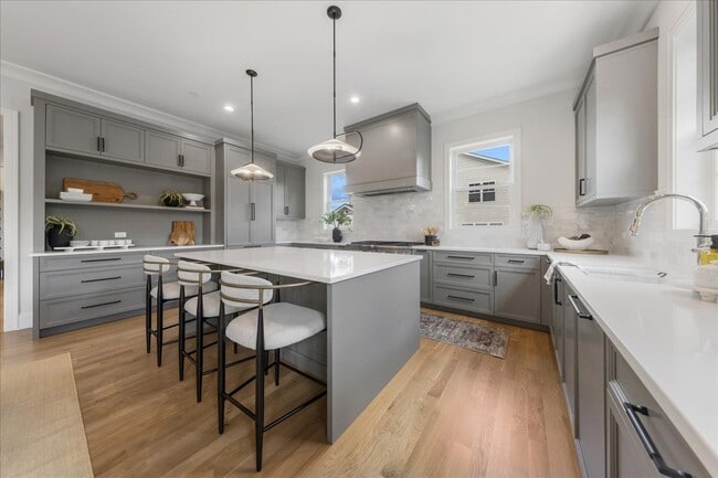Building Photo - 1118 Pin Oak Dr