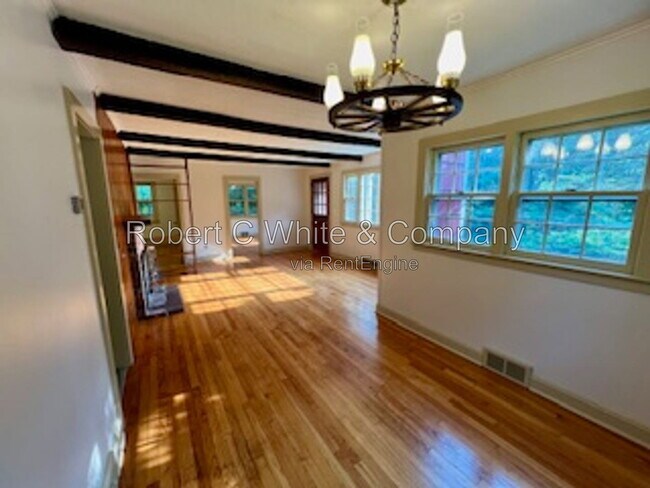 Building Photo - 604 Huckleberry Hill Rd