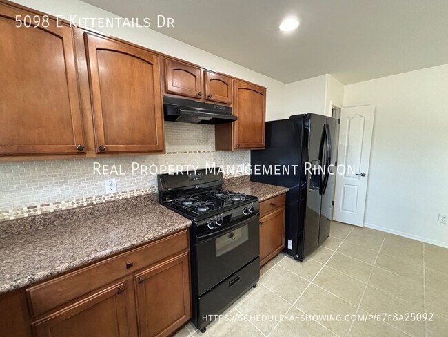 Building Photo - 5098 E Kittentails Dr