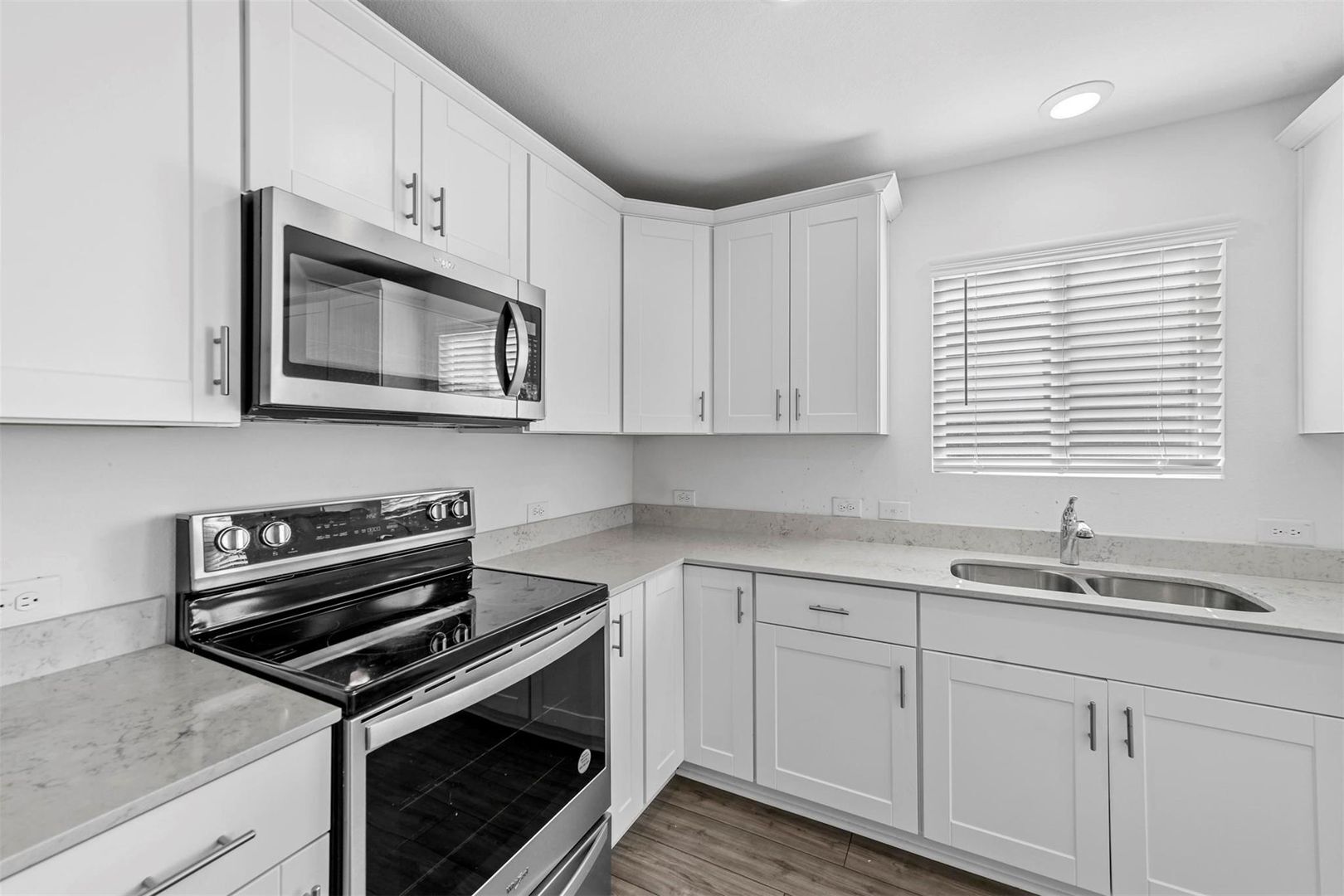 Building Photo - 2008 Vlg Crk Ln