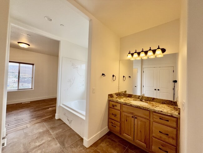 Building Photo - 6577 W Valhalla Cir
