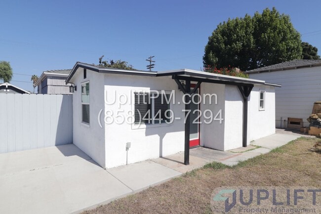 Building Photo - Modern Studio W/ patio