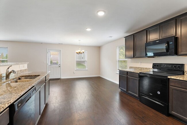 Building Photo - 317 Sportsman Dr