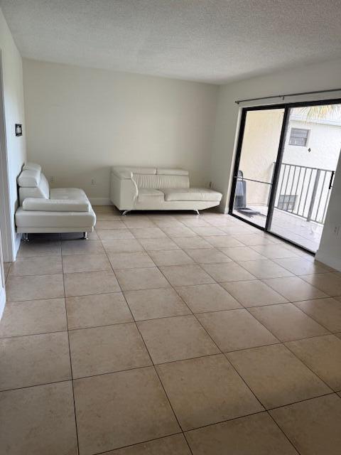 Building Photo - 1562 Lake Crystal Dr