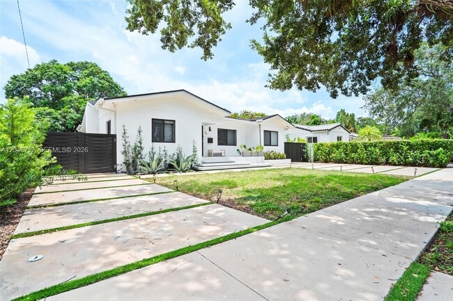 Building Photo - 56 Whitethorn Dr