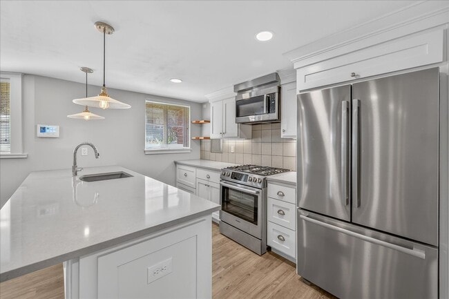 Building Photo - 1705 NW 25th Ave