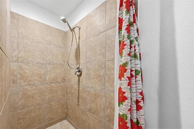 Building Photo - 633 Rose Garden Dr