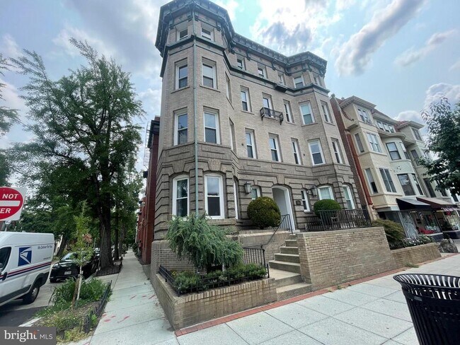 Building Photo - 1815 18th St NW