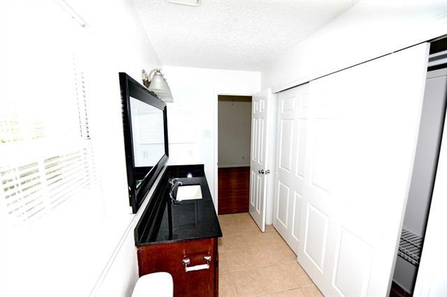 Building Photo - 3701 Cedarplaza Ln