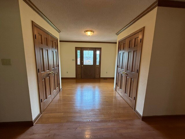 Building Photo - 590 Wedgwood Dr