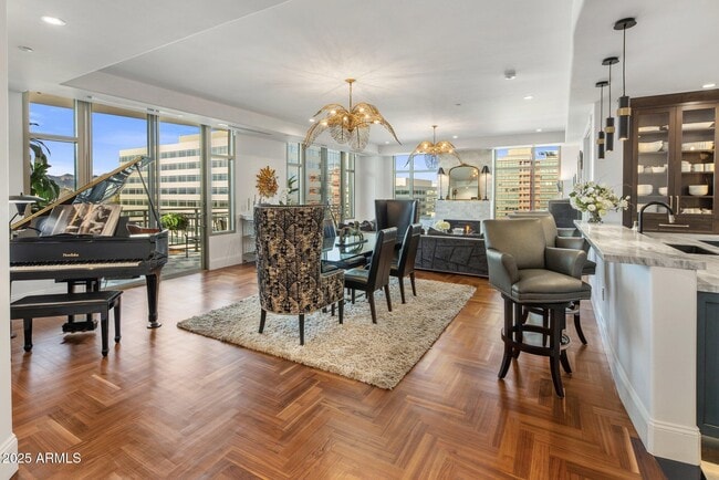 Building Photo - 2211 E Camelback Rd