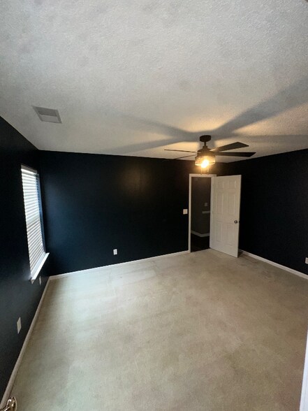 Building Photo - 289 Rolling Rock Rd