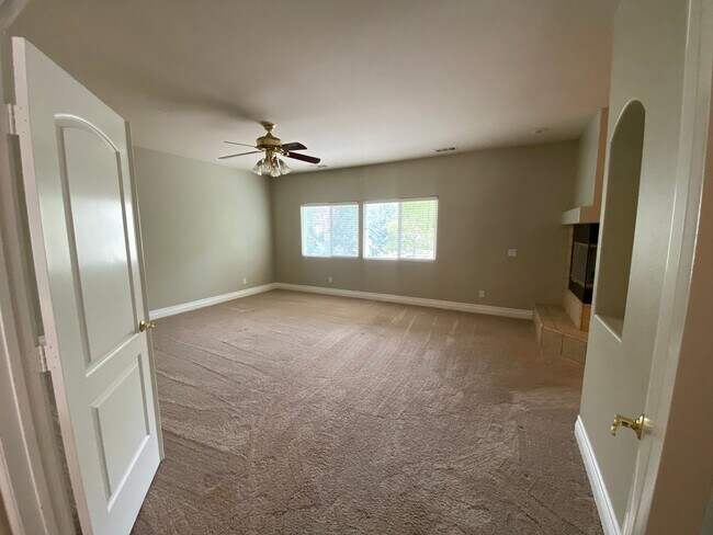 Building Photo - Beautiful Murrieta 5 bedroom available for rent