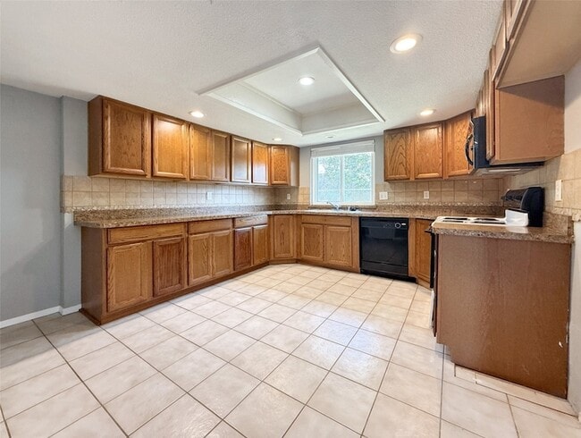 Building Photo - 405 Peninsula Dr