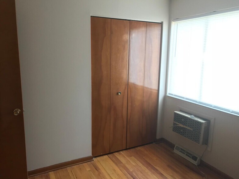 Building Photo - 1250 E 276th St