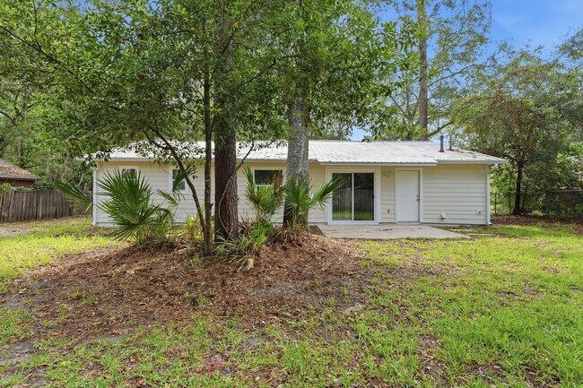 Building Photo - 2 Bedroom, 2 Bath House in Palmetto Woods!