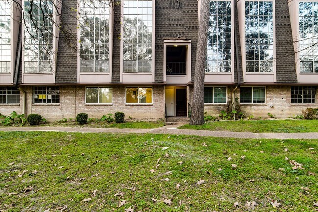 Building Photo - 12633 Memorial Dr