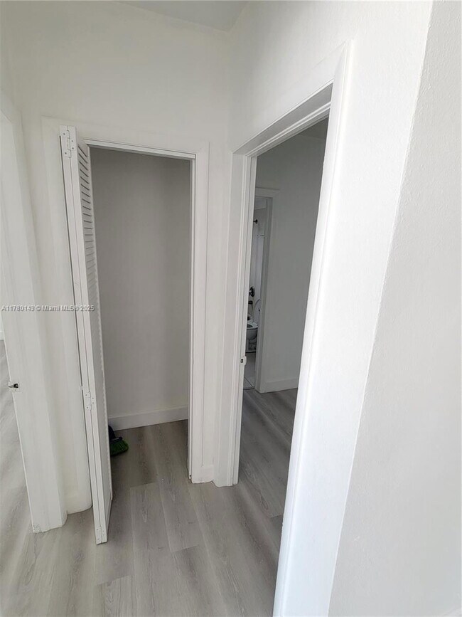 Building Photo - 8080 Tatum Waterway Dr