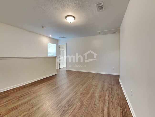 Building Photo - 120 E Jayce Way