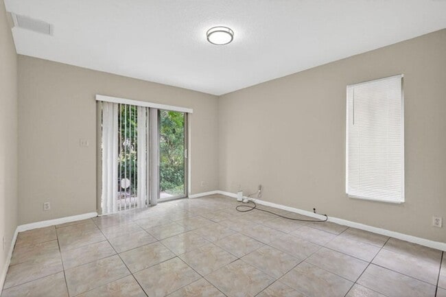 Building Photo - 2208 Evans St