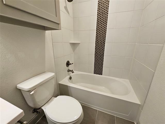 Building Photo - 3216 Southampton Dr