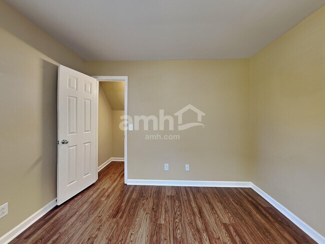 Building Photo - 6544 Broken Bow Dr