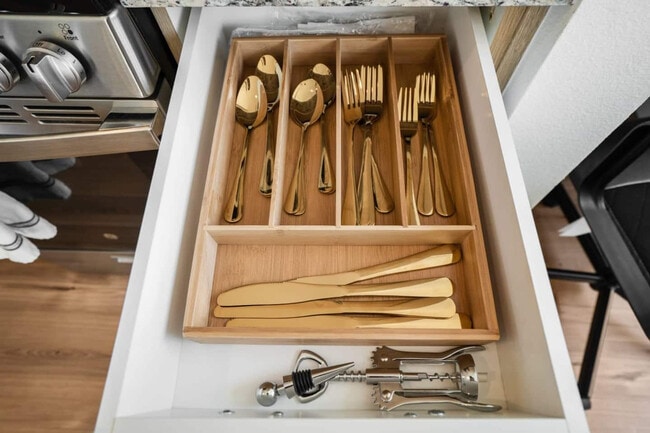 Building Photo - 1111 Shepherd Dr